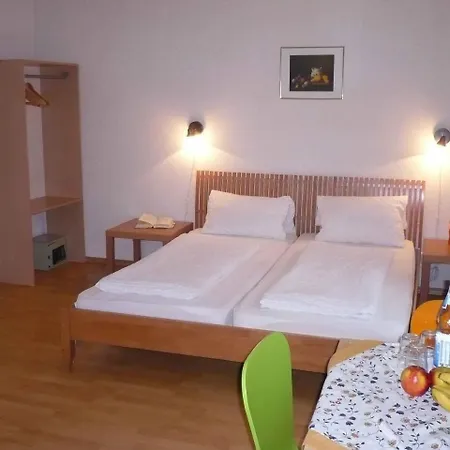 Hotel-pension Goldene Krone Гостевой дом 3*