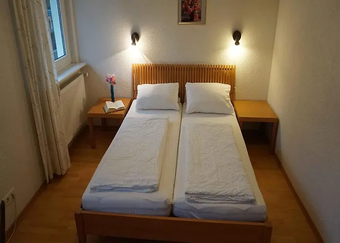 Konukevi Hotel-pension Goldene Krone Freiburg im Breisgau