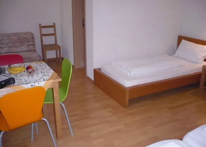 Konukevi Hotel-pension Goldene Krone 3*