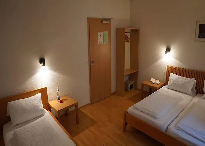 Hotel-pension Goldene Krone Konukevi 3*