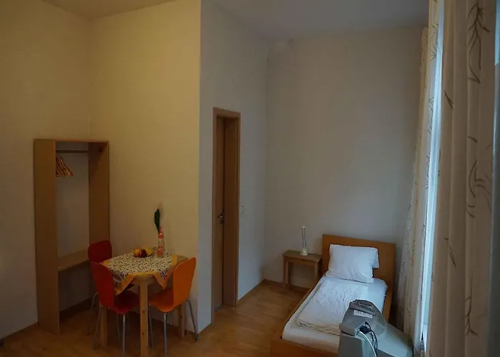 Hotel-pension Goldene Krone Konukevi 3*