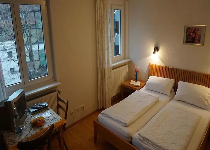 Hotel-pension Goldene Krone Konukevi 3*